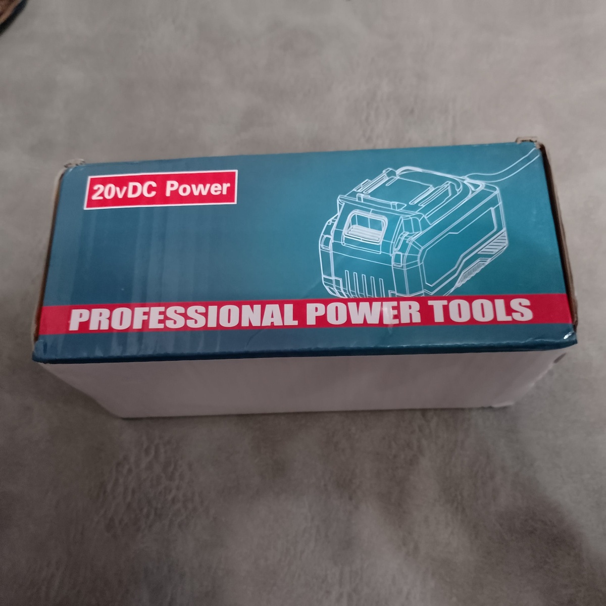     На коробке указано 20V DC Power и рисунок корпуса, который повторяет формат аккумуляторного блока.