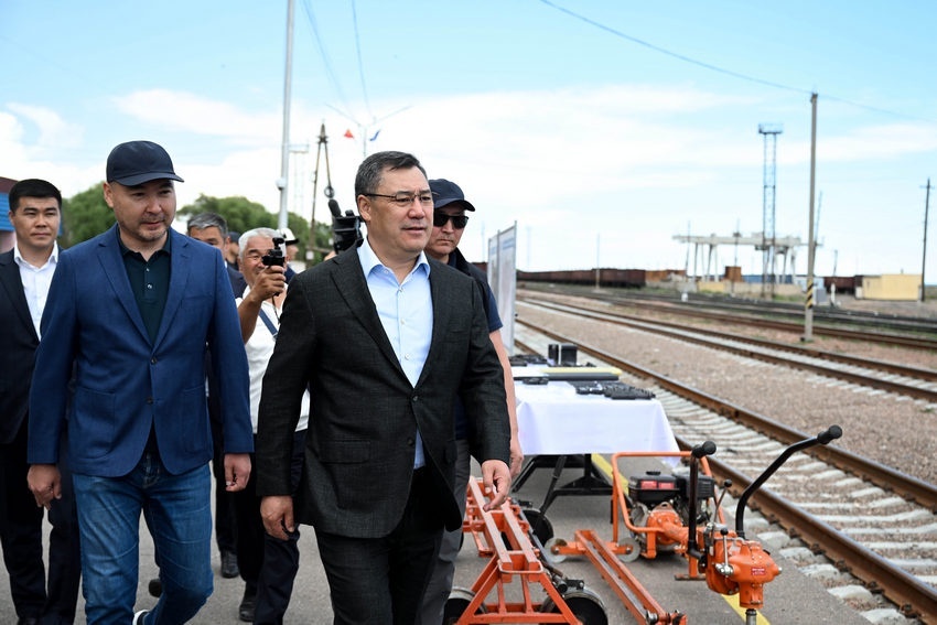    Президент КР Садыр Жапаров: На побережье Иссык-Куля будет создан современный транспортно-логистический узел. / Пресс-служба президента КР