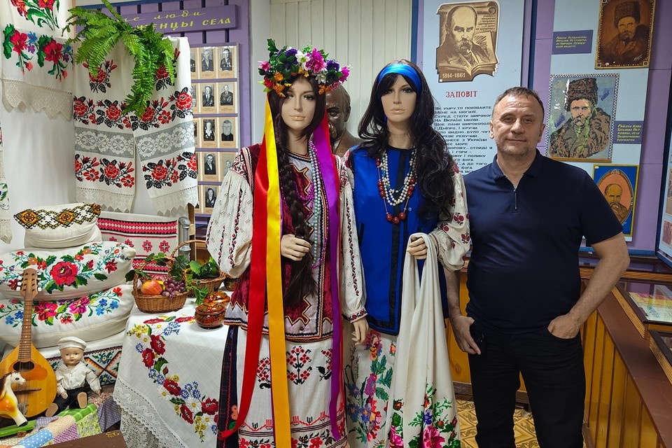    Владимир Ворсобин выяснил, как живет единственное украинское село в центре России. Станислав ШАХОВ