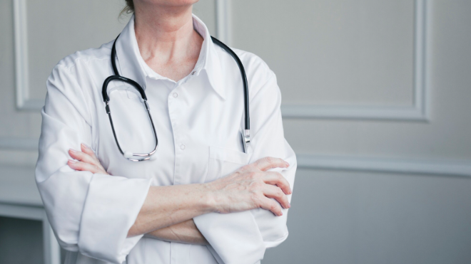 Фото: https://www.magnific.com/free-photo/family-doctor-doctor-s-office_4505961.htm#