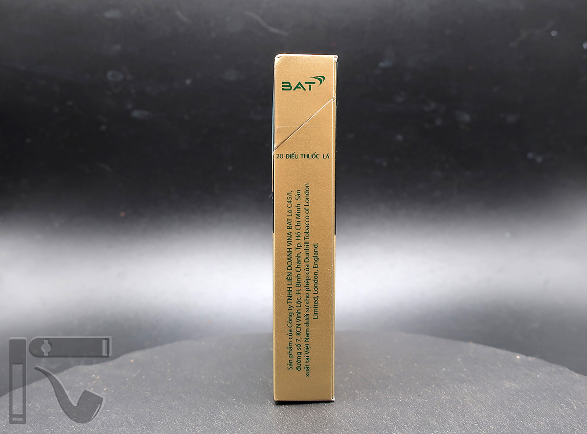 Сигареты Dunhill International Menthol. Фото: © канал "Уголок Курильщика"