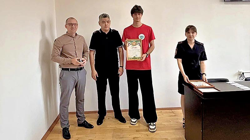    Для победителей антинаркотического конкурса - грамоты и киносеансы