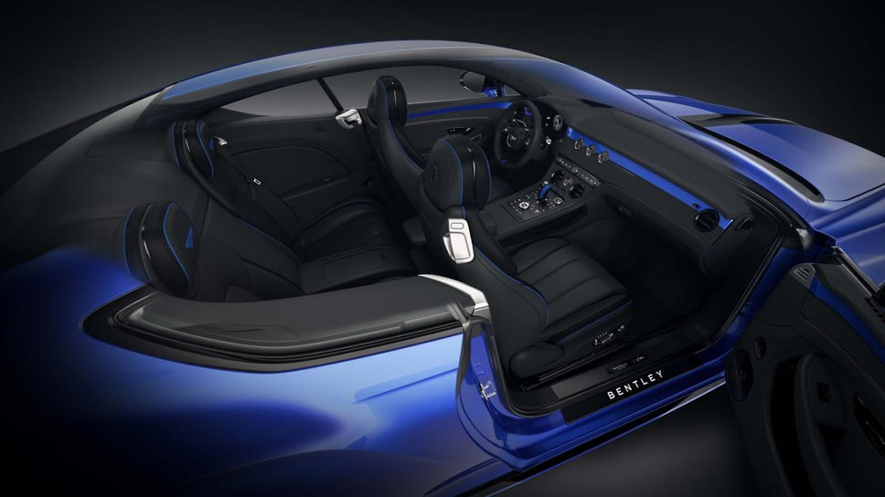 Salerno Blue.📷Фото: Bentley