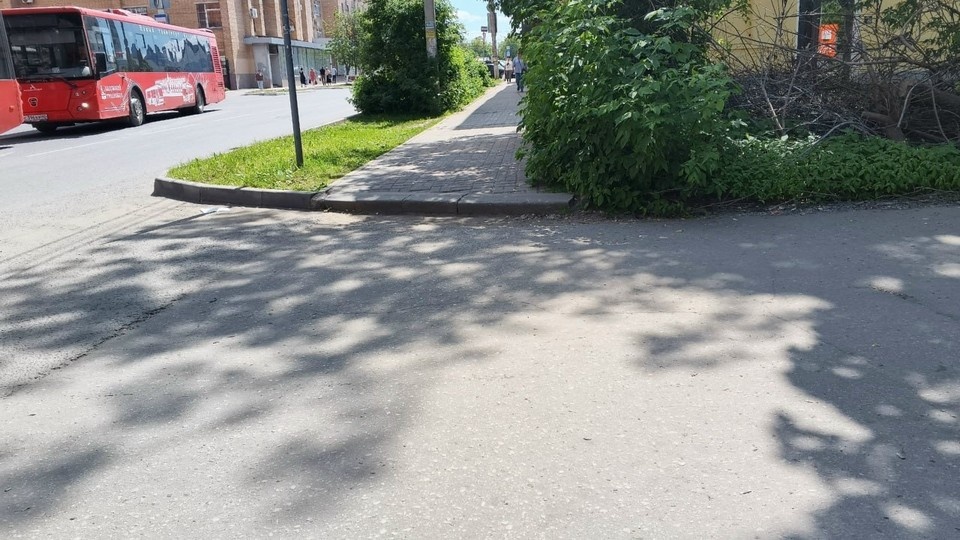    Прокуратура Калуги проверит бордюр на улице Плеханова.