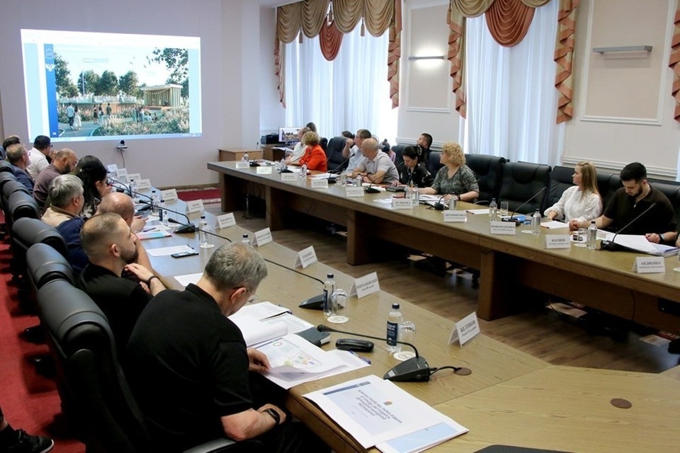    В ДНР рассмотрели проекты благоустройств от восьми городов Республики. Фото: ТГ/Чертков