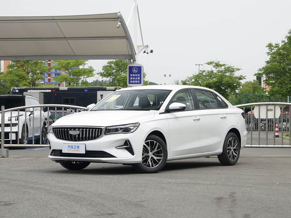 Самый дешевый Geely Emgrand для китайского рынка – с вариатором