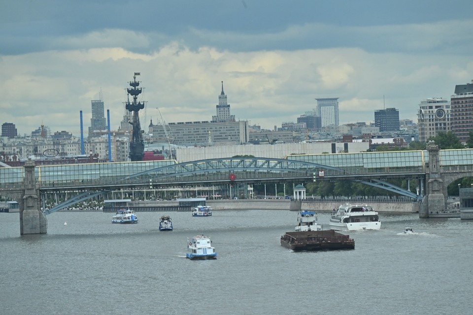    По словам ученого, в ближайшие десятилетия Москве-реке исчезновение не грозит. Владимир ВЕЛЕНГУРИН