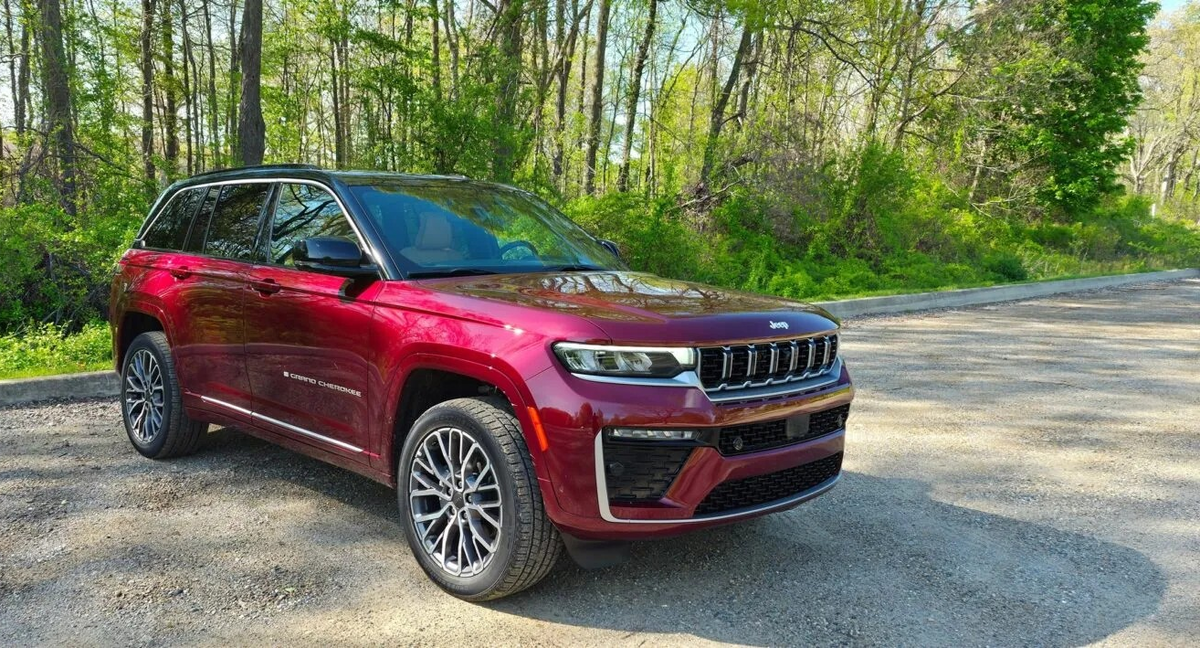 Серийный Jeep Grand Cherokee 2026 модельного года