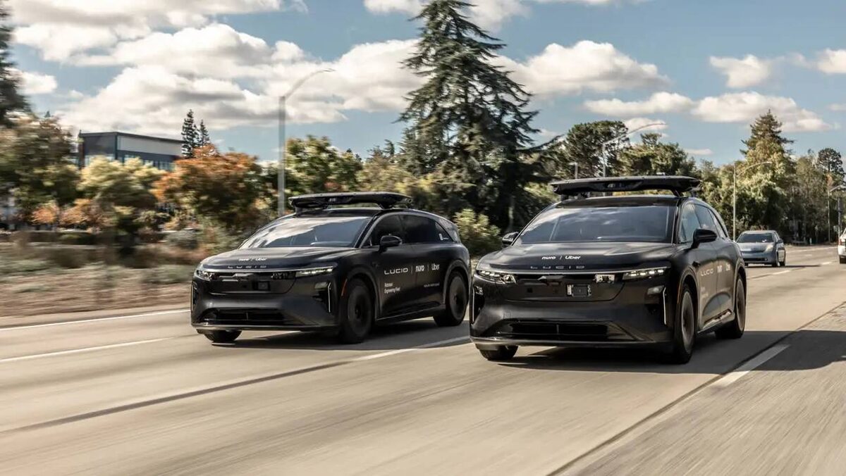    lucidmotors.com
