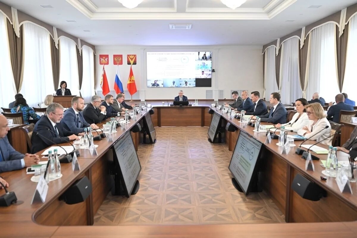    Зарплата и госпрограммы.