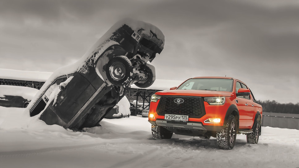В режиме 4WD автомобиль заведомо сопротивляется поворотам, а перейдешь на 2WD — ожидаемо стремится к заносу. Специфика схемы part-time.📷Фото: Александр Катаев