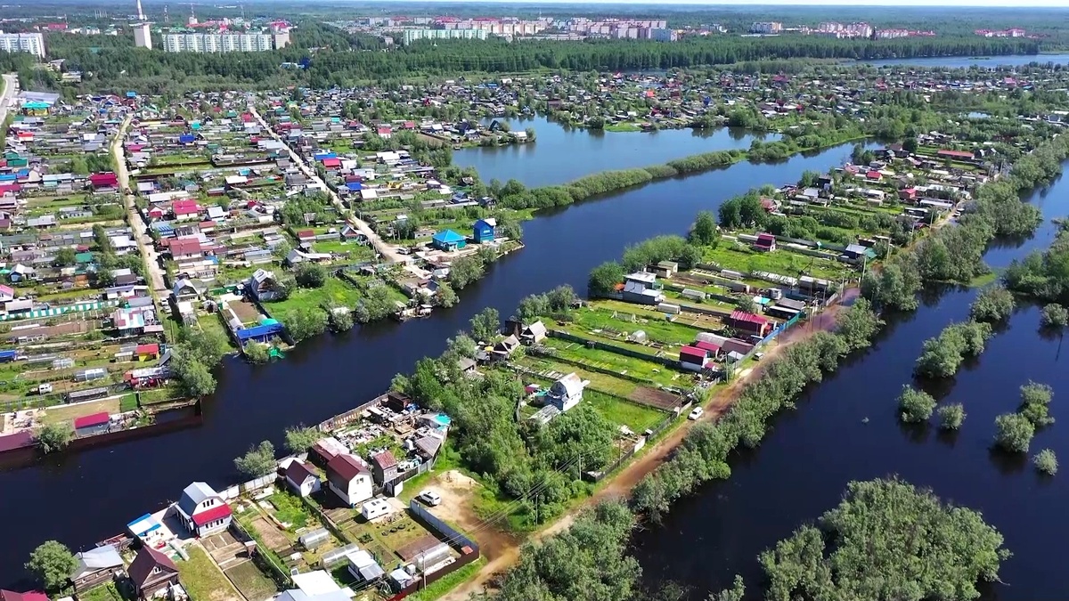    В Лангепас пришла «большая вода»
