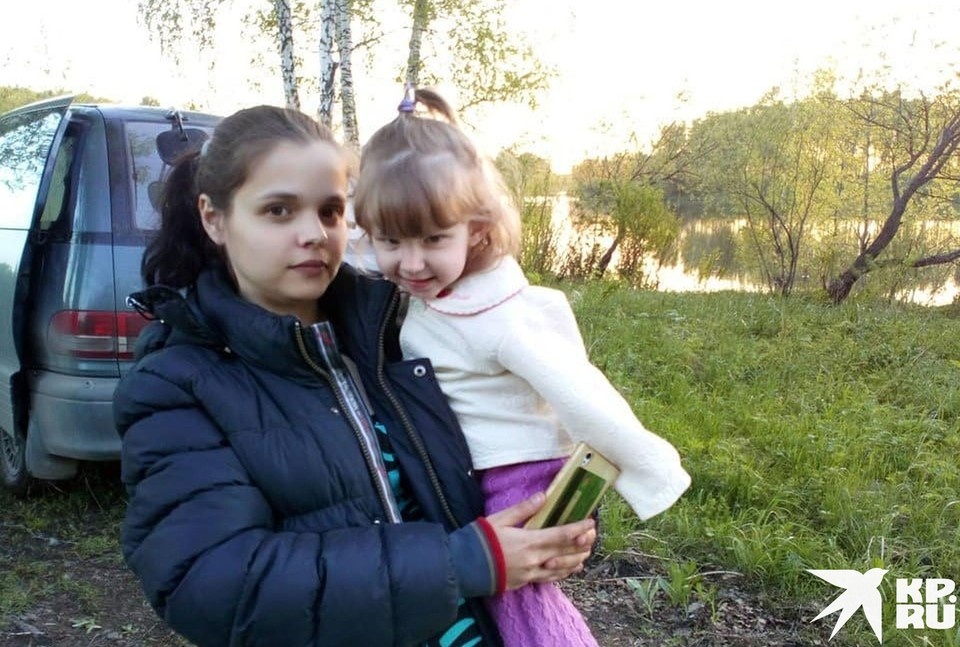Вероника не рассказывала девочке о сестре. Фото соцсети