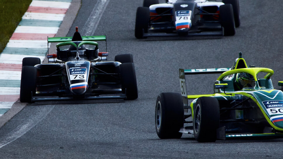 Кадры второго этапа чемпионата SMP Formula 4 из Казани.📷Фото: SMP Formula 4