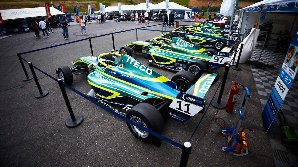 Кадры второго этапа чемпионата SMP Formula 4 из Казани.📷Фото: SMP Formula 4