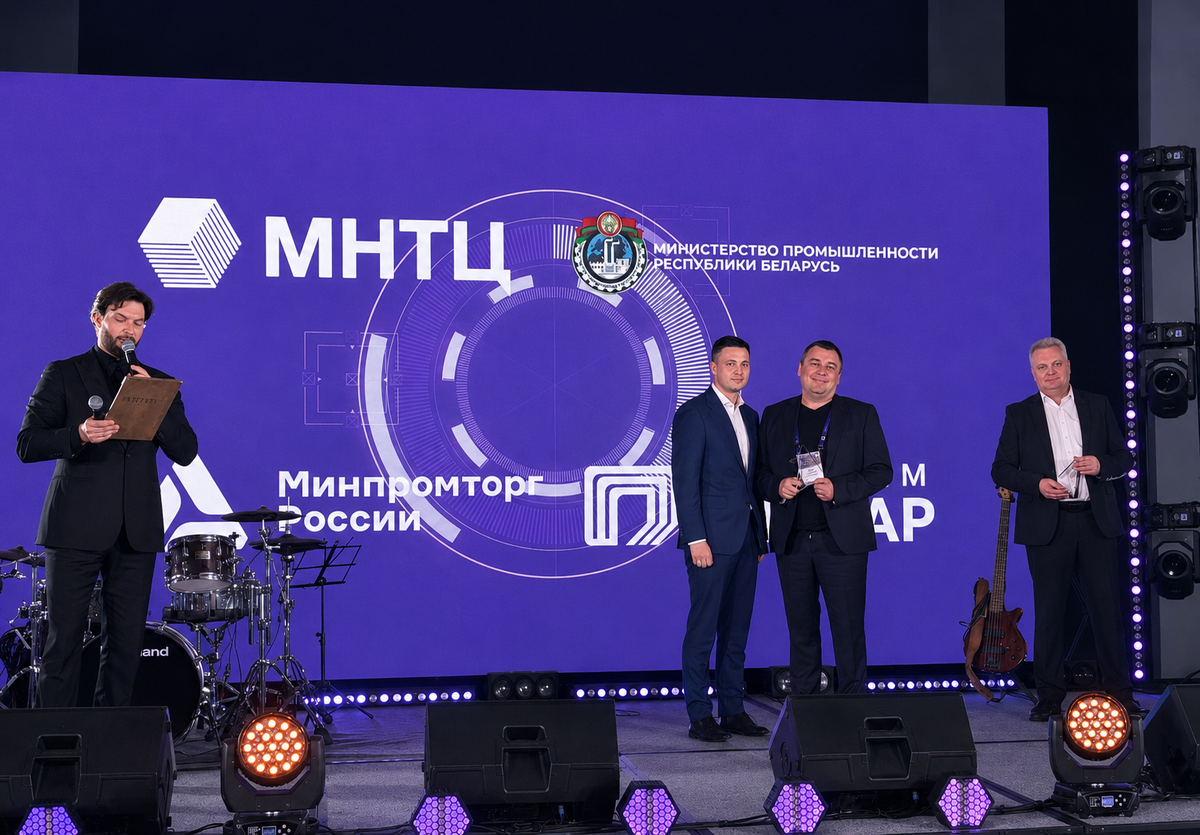 Руководитель компании "Активная Фотоника" Дмитрий Александрович Козодаев на торжественном вручении премии.
