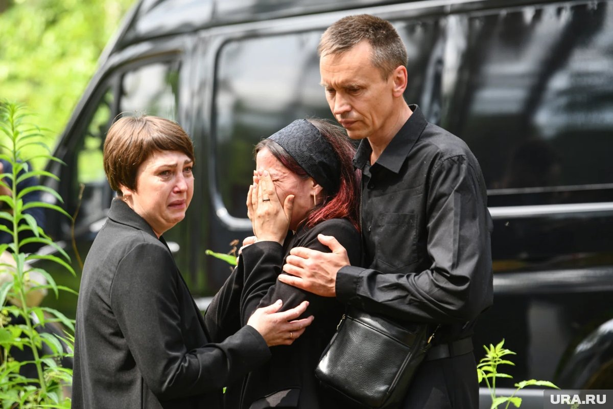    Родные не могут смириться, что Кати и Саши больше нет