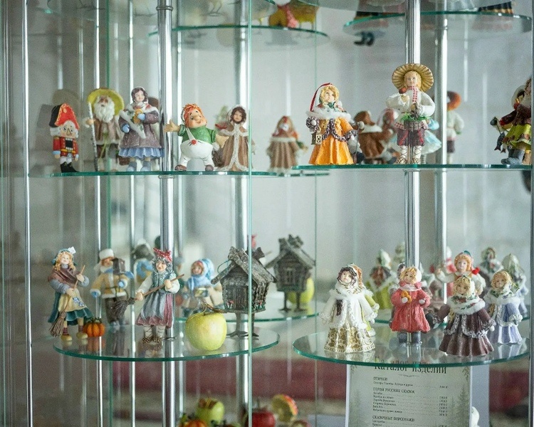     В Курске продолжается выставка ватных игрушек