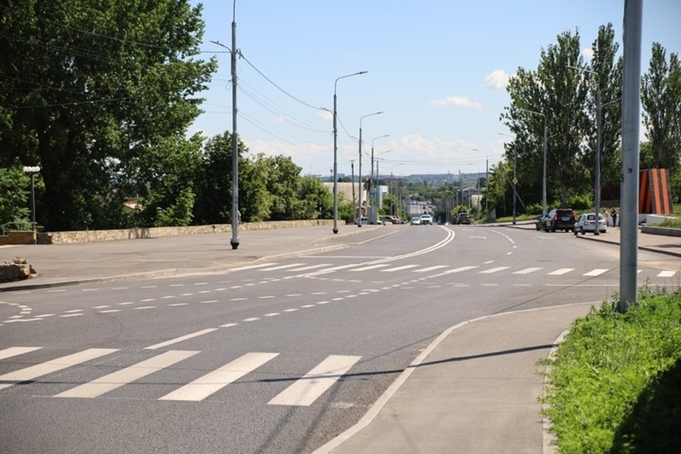    По народной программе отремонтировали дорогу по улице Фрунзе в Луганске Валерия РАЗИНА