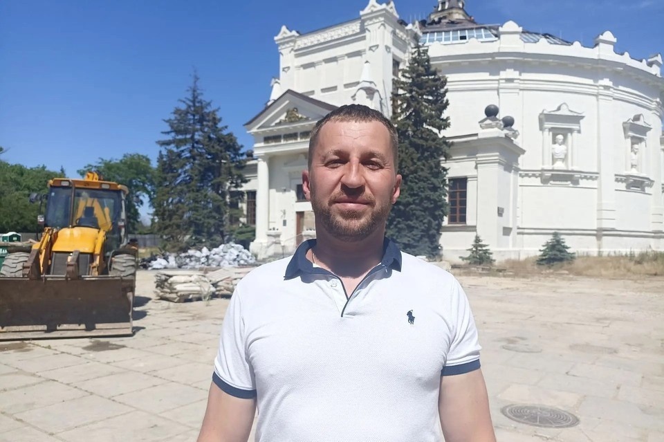    Заместитель директора по безопасности Музея обороны Севастополя Максим Пасечный Елена Рюмина