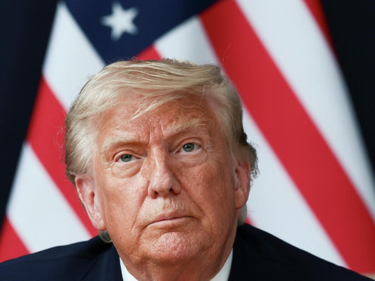    Президент США Дональд Трамп во время встречи с премьер-министром Индии Нарендрой Моди на саммите G7 во Франции | © REUTERS / Evelyn Hockstein