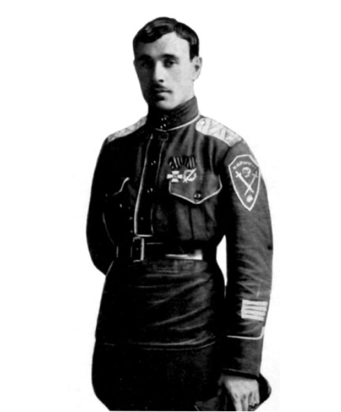Командир Корниловской дивизии генерал-майор Н.В.Скоблин (1893-1938?). Дата смерти Скоблина не установлена. Источник - https://hrono.ru/biograf/bio_s/skoblin.html