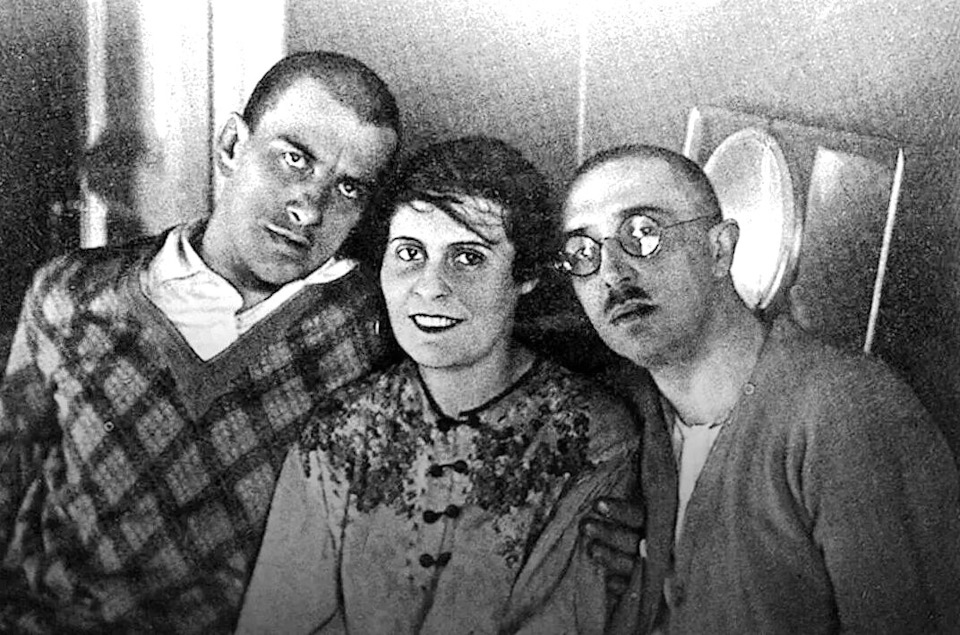 Маяковский, Лиля Брик и Осип Брик