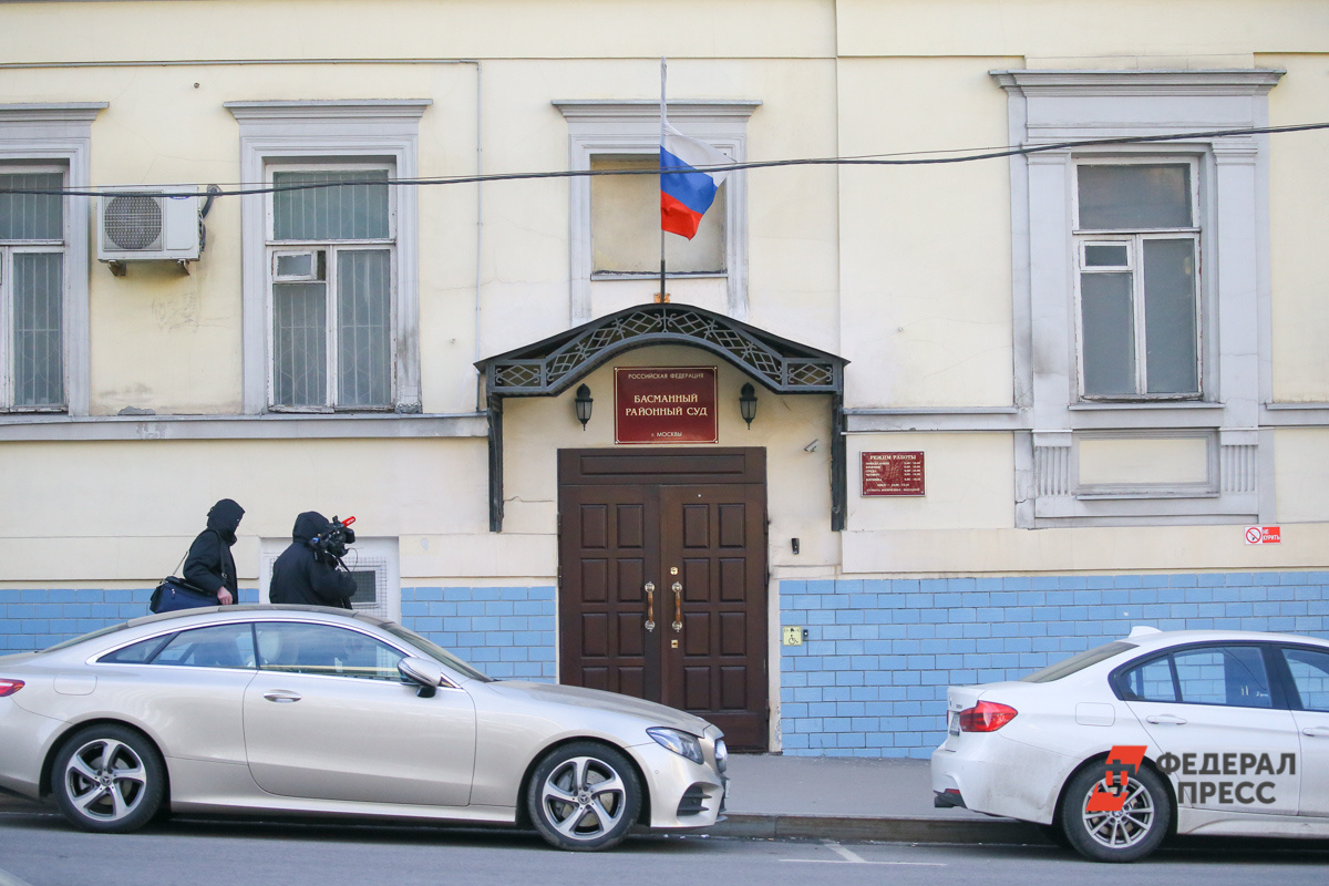 Уголовное дело передали в Центральный аппарат СКР – поэтому фигурантов оперативно доставили в Москву.  Фото: Фото: ФедералПресс / Виктор Вытольский