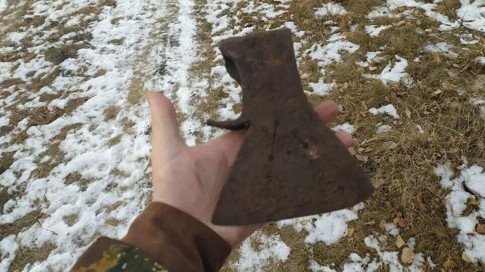 Попался старый топор с интересным клеймом