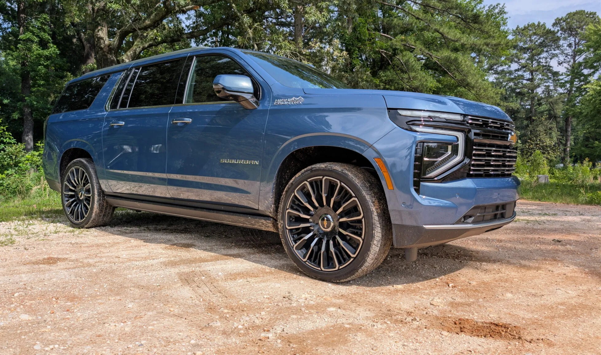 Новый Chevrolet Suburban High Country 2026