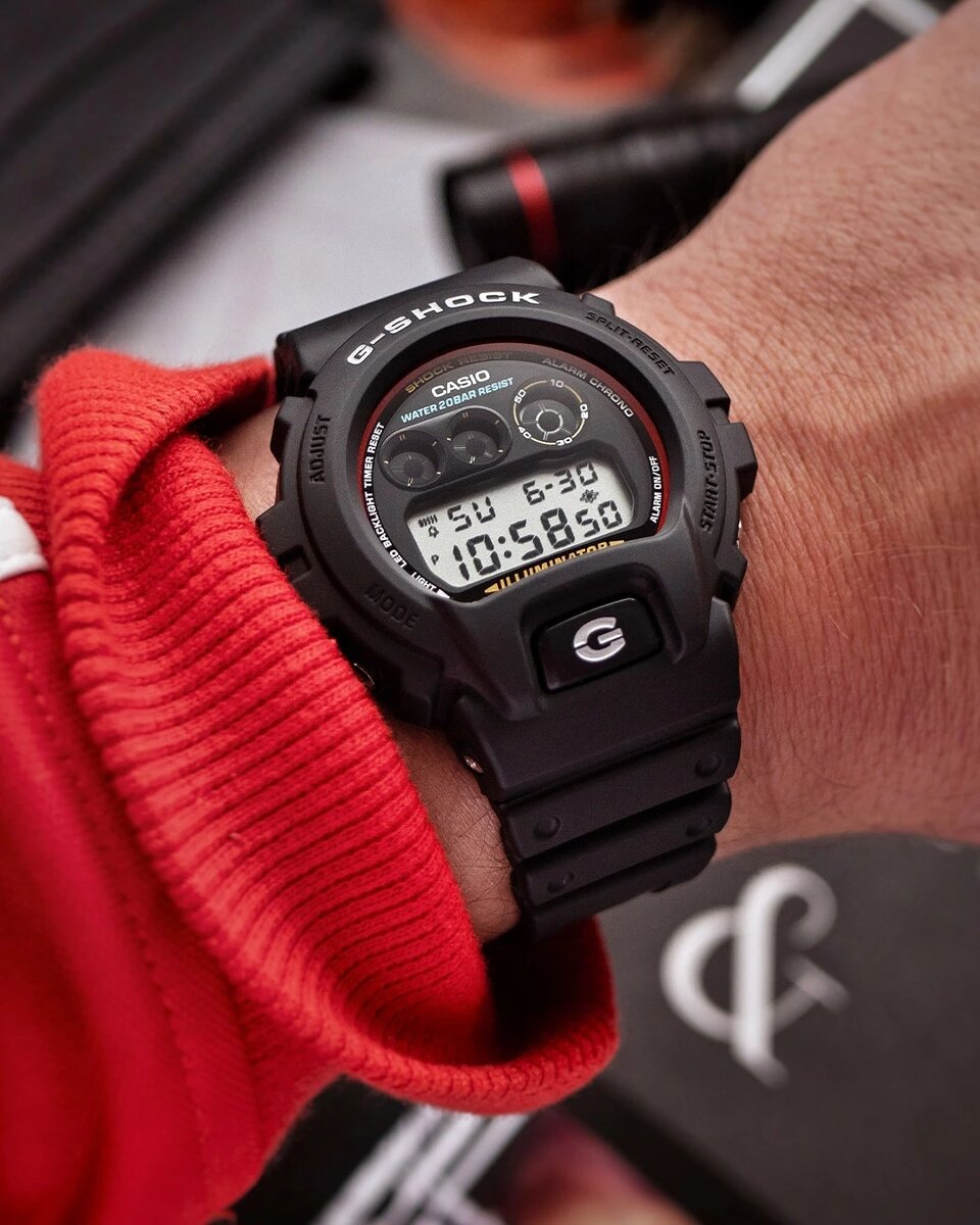 Часы G-Shock DW-6900RL-1E относятся к лимитированной серии G-Shock Red Line 