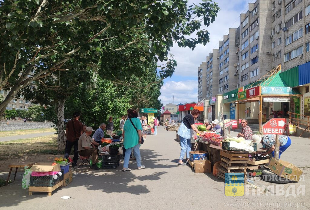     Свыше 500 тысяч: в Волжском нанятые перекупщиками продавцы погрязли в долгах
