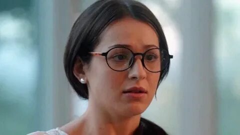 Фото из интернета. Ани Харди главная героиня сериала "В постели с чемпионом".