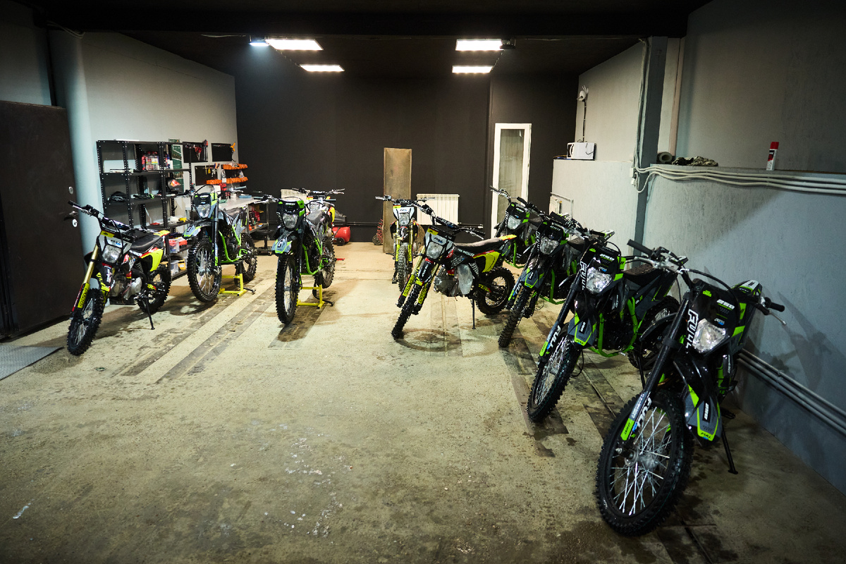 В нашем мотопарке больше 10 новейших мотоциклов и питбайков
