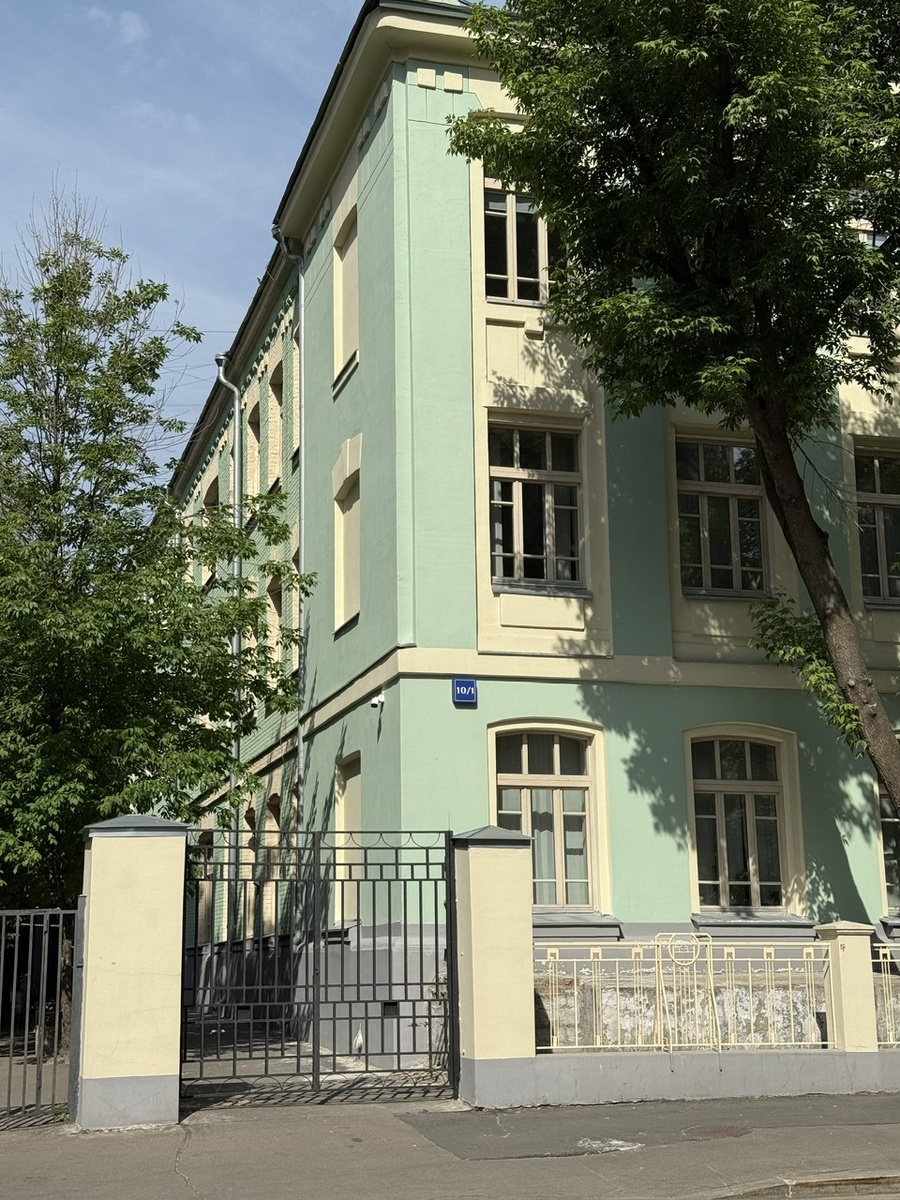 Фото автора канала. Городской родильный дом имени А. А. Абрикосовой.