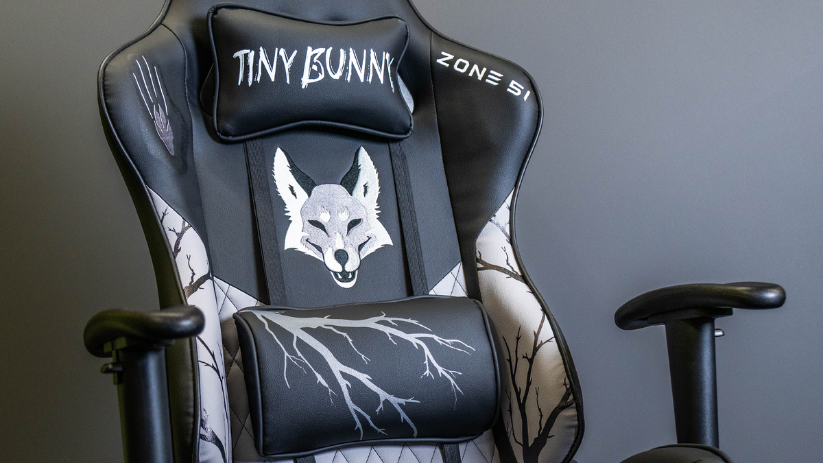 Обзор Zone 51 Tiny Bunny — неожиданно крутое кресло с хвостом и ушками