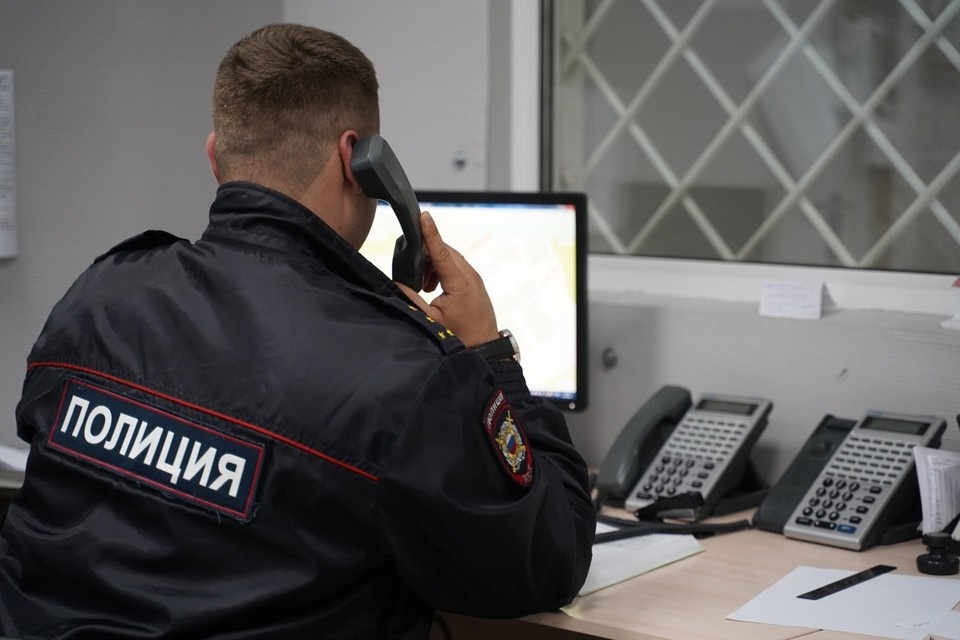    Полицейские успокоили 80-летнюю женщину, предложили ей чай и ужин. Светлана МАКОВЕЕВА