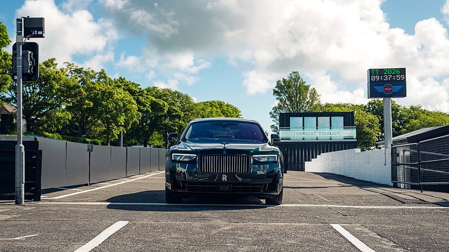    На фото: Rolls-Royce Black Badge Ghost Tourist Trophy