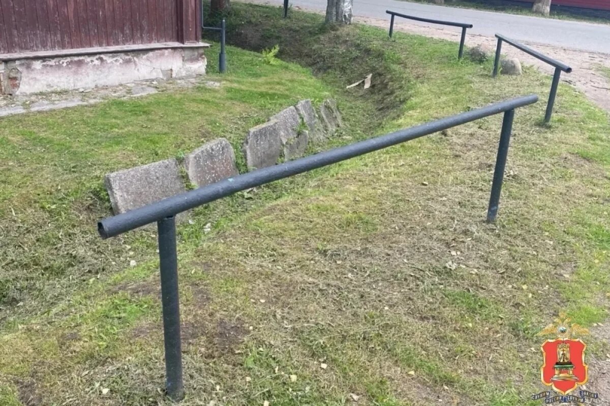    В Осташкове закладчик прятал запрещенные вещества в металлической трубе