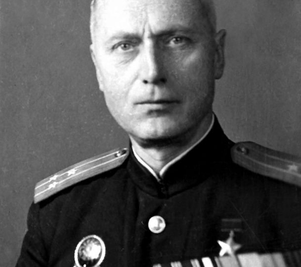 Он спасал челюскинцев – лётчик Маврикий Слепнёв