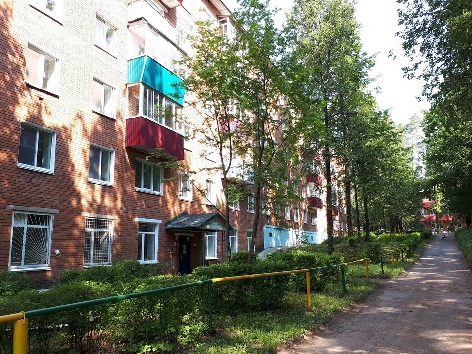 Здесь мальчик жил. Фото Алена Юрьева