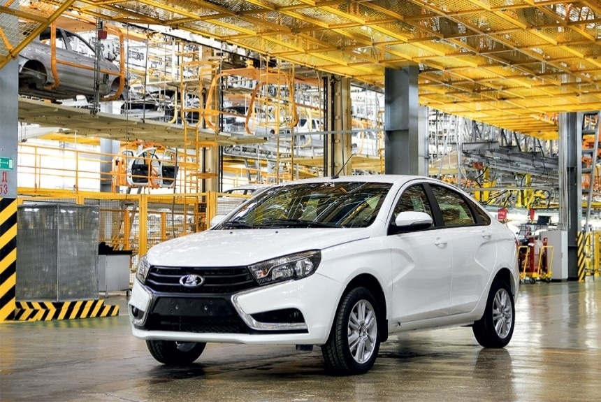 Lada Vesta пилотной партии на презентации журналистам автомобильных изданий. Фото сайта autoreview.ru