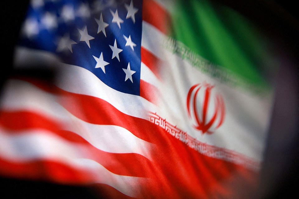    США и Иран дистанционно подписали 14-пунктный меморандум о взаимопонимании, который должен остановить затянувшийся конфликт и запустить процесс постепенной деэскалации между странами. REUTERS