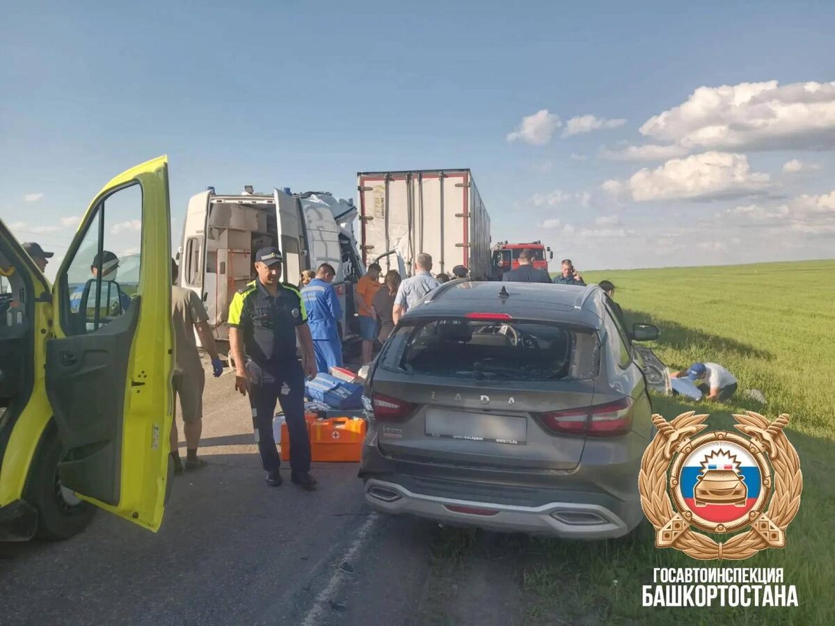    Три пассажира скорой помощи погибли в ДТП в Башкирии