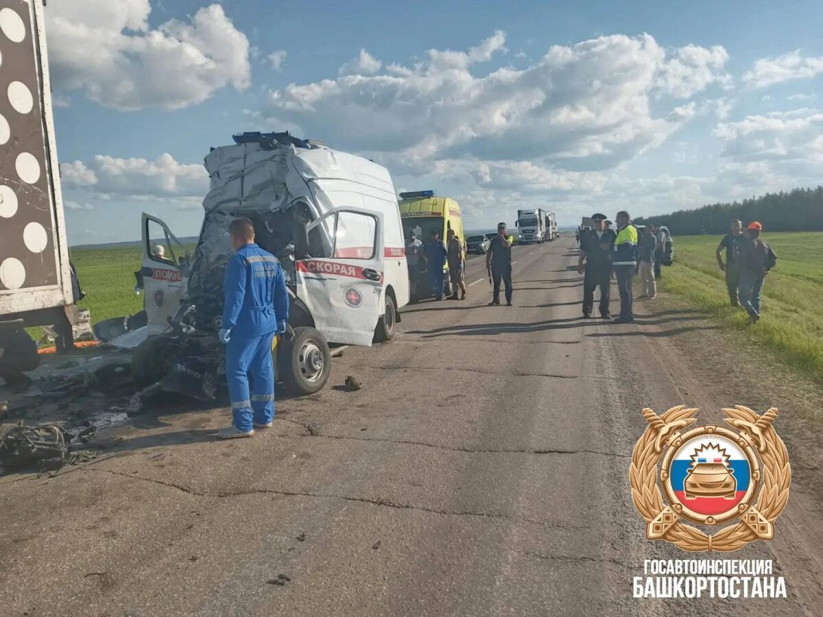    Три пассажира скорой помощи погибли в ДТП в Башкирии