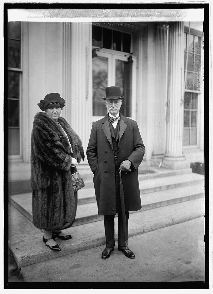 Marquis_&_Lady_Huntly_of_England,_3-3-26_LCCN2016850857