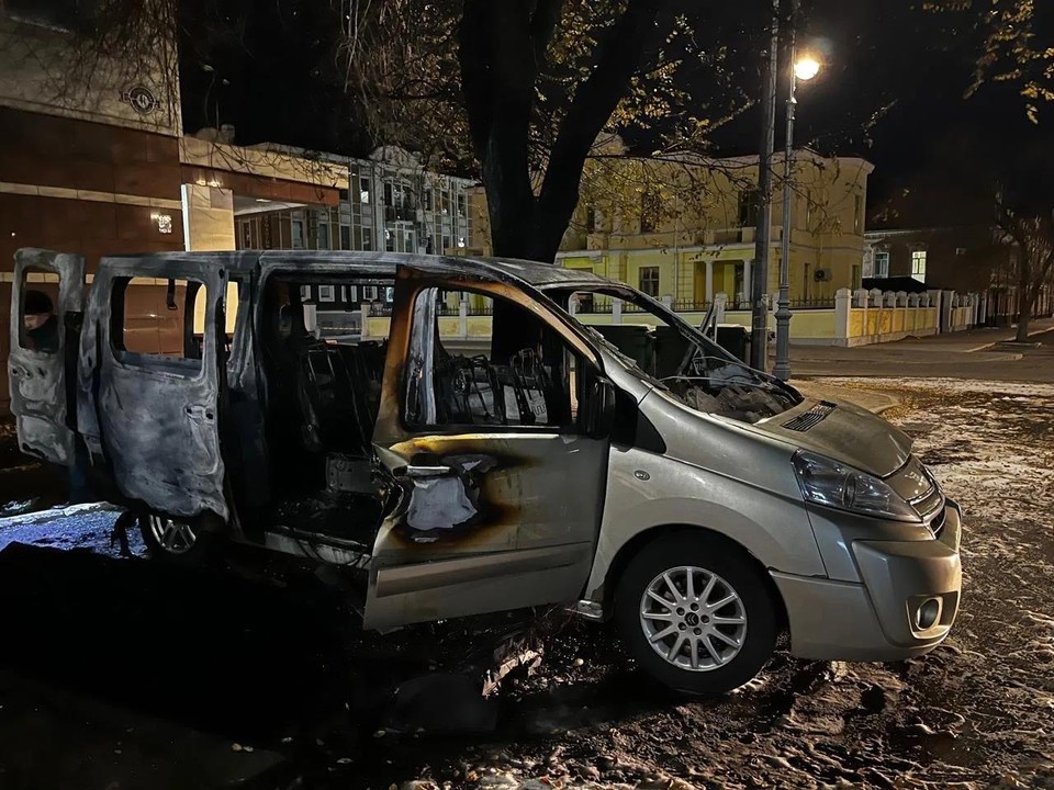    По словам подсудимого, поджог был совершен по указанию знакомого за вознаграждение в размере 30 000 рублей, однако обещанных денег он так и не получил УМВД России по Оренбургской области