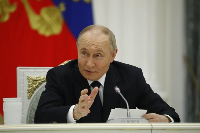 Владимир Путин. Обложка © Life.ru