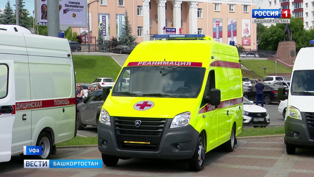    Награды и новые авто: в Уфе чествовали медицинских работников Башкортостана – репортаж «Вестей»