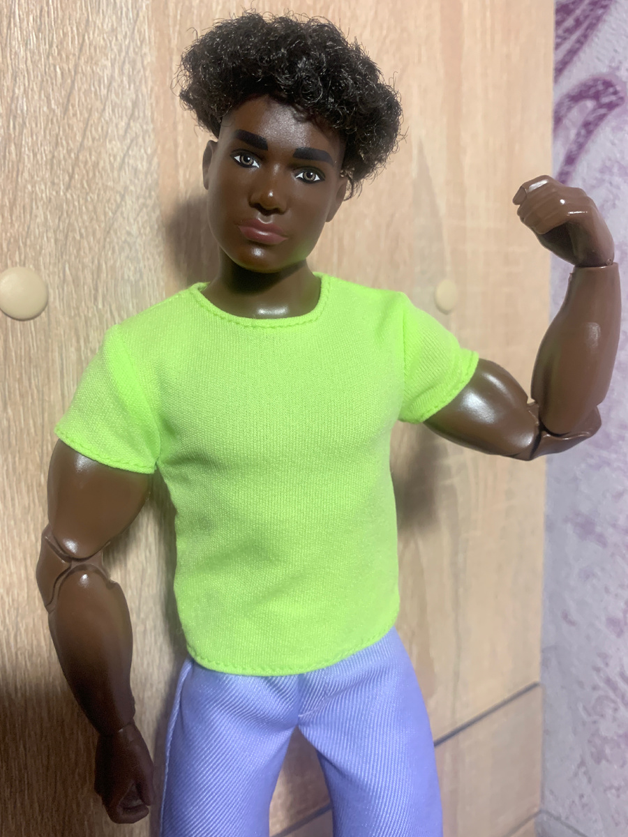 Ken Looks 25